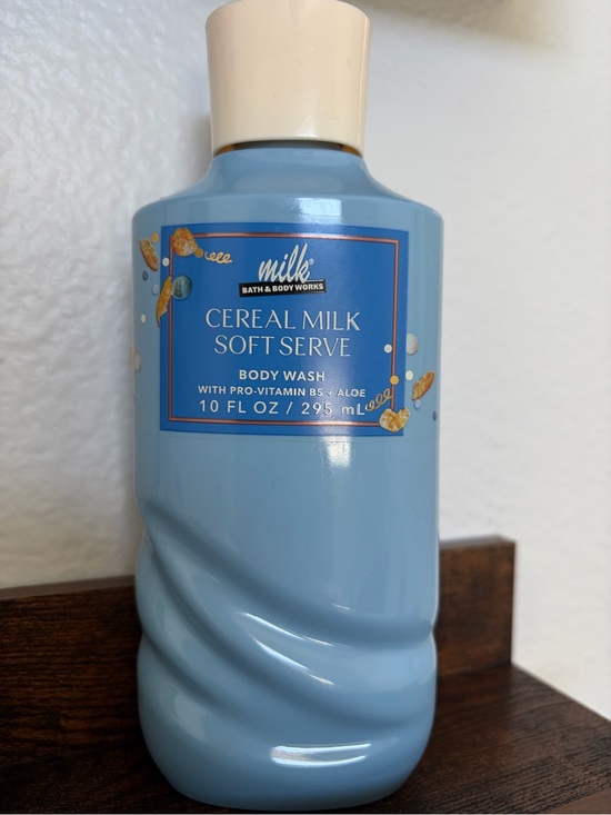 Bath & Body Works Other - Bath & Body Works Cereal Milk Soft Serve Body Wash - Light Blue & Cream